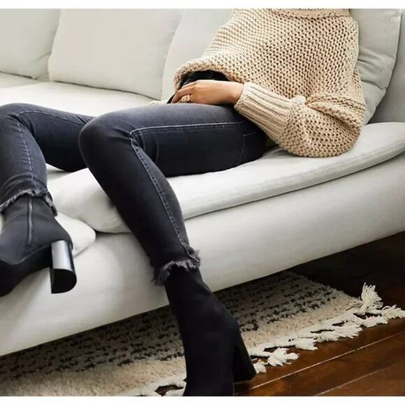 We The Free by Free People Faded Black Raw Hem High-Rise Jeans Size 27 - Picture 1 of 11